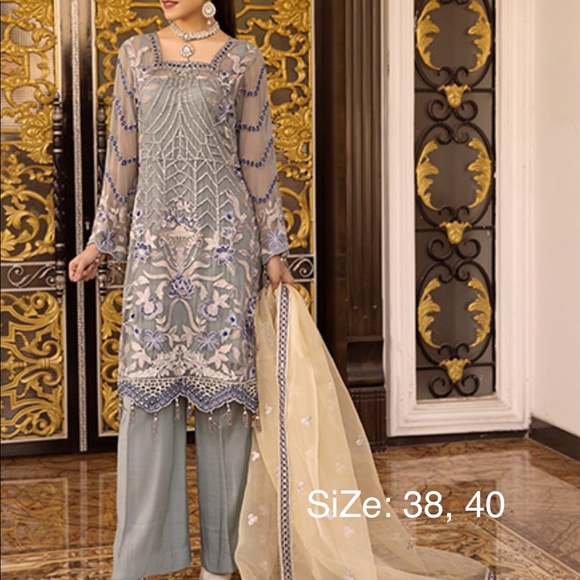 Pakistani Salwar suit available in small and medium size . - Picture 5 of 6